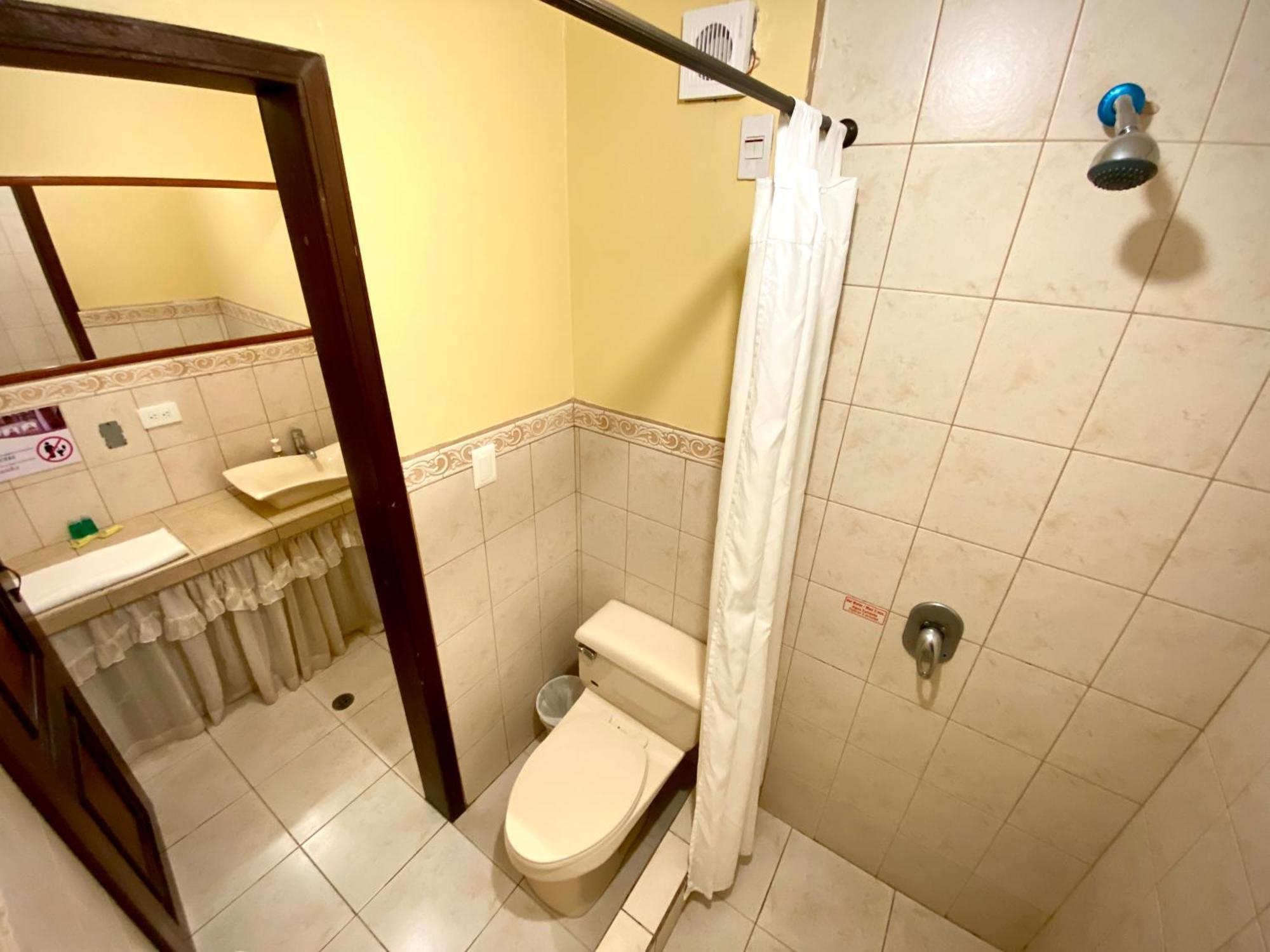 Latacunga Hostel מראה חיצוני תמונה